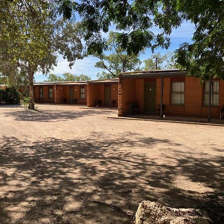 Territory Manor Motel & Caravan Park Mataranka Exterior photo