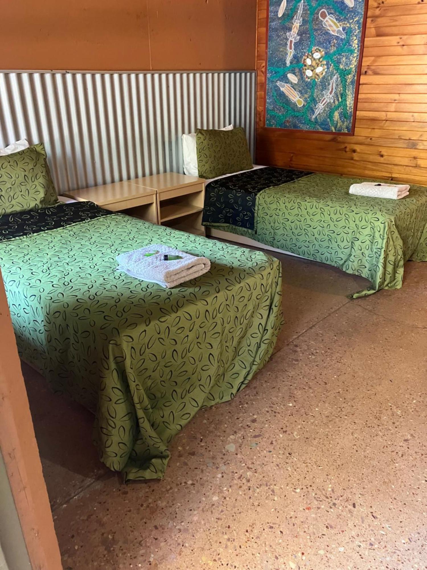 Territory Manor Motel & Caravan Park Mataranka Exterior photo
